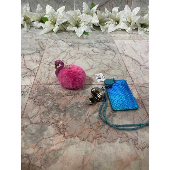 Bath & Body Works Other - Bath & Body Works At the Beach antibacterial holders!